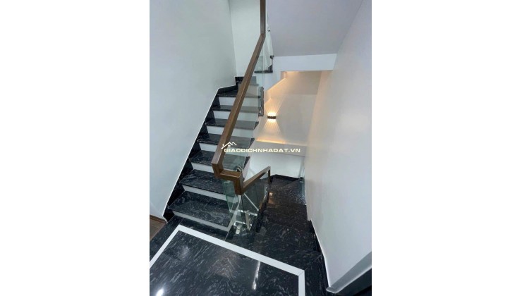 Nhà mình cho thuê nhà mới, hai cửa đi, Đội Cấn; vỉa hè 95m2* 5T- 31 Tr